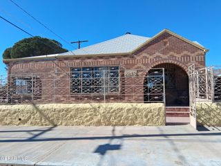 1213 N Boone Street, El Paso, TX 79903