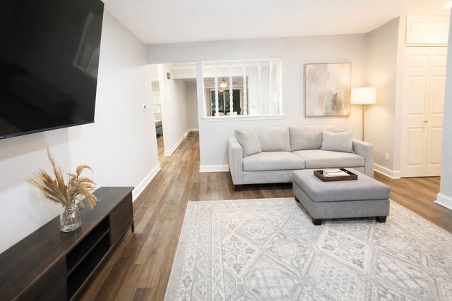 5749 Circle Drive, Oak Lawn, IL 60453