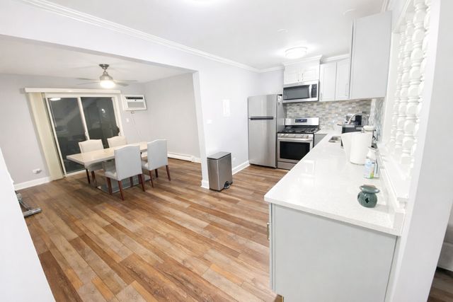 5749 Circle Drive, Oak Lawn, IL 60453