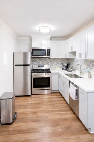 5749 Circle Drive, Oak Lawn, IL 60453