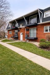 5749 Circle Drive, Oak Lawn, IL 60453