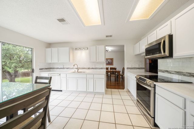 1834 Enero Park, San Antonio, TX 78230