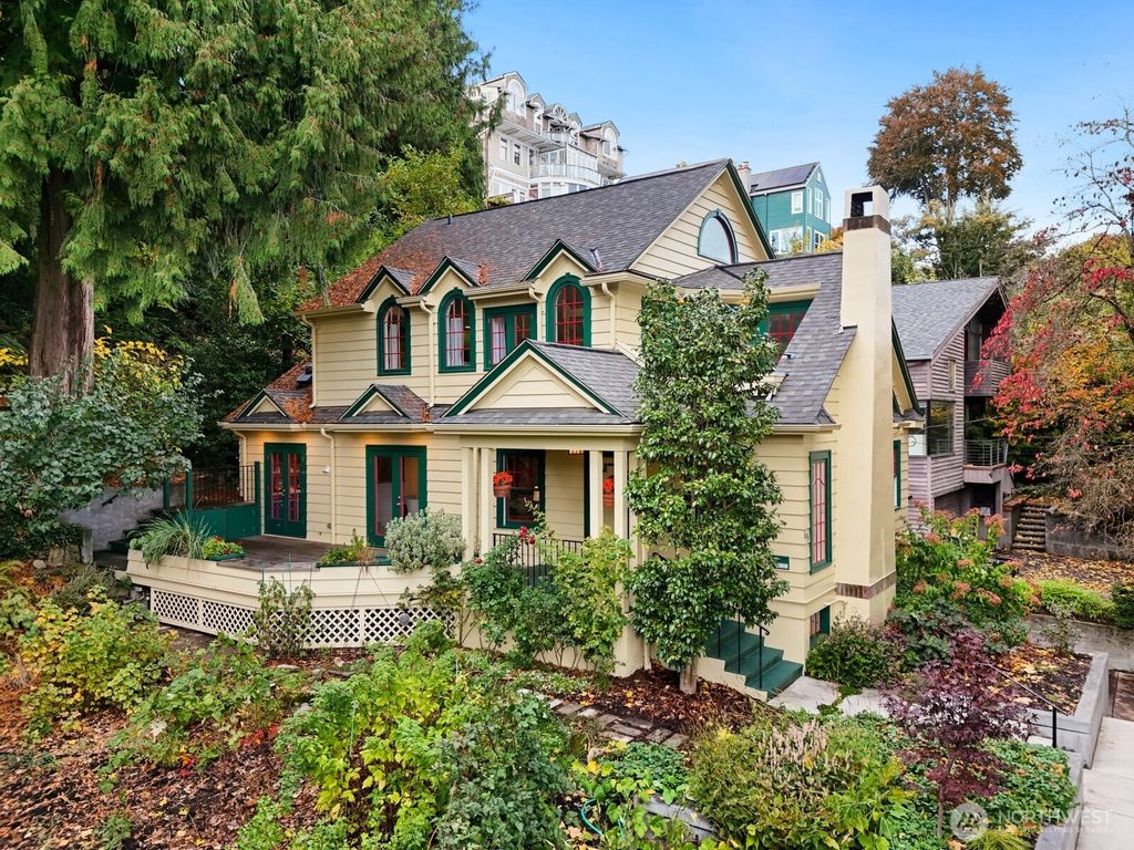 615 36th Avenue, Seattle, WA 98122