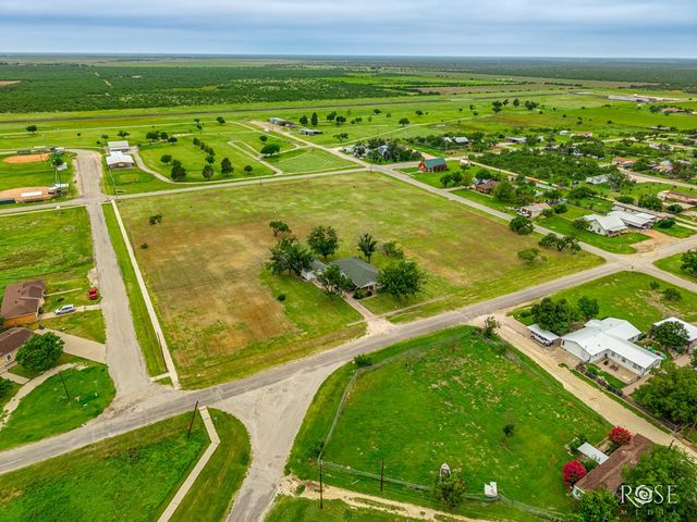 405 W St, Eldorado, TX 76936
