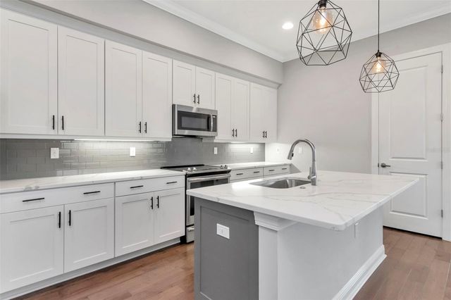 13022 SANCTUARY VILLAGE LANE, Tampa, FL 33624