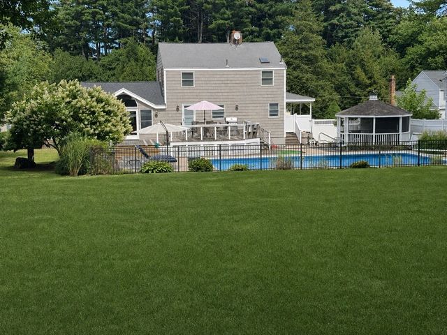 11 Phyllis Avenue, Burlington, MA 01803