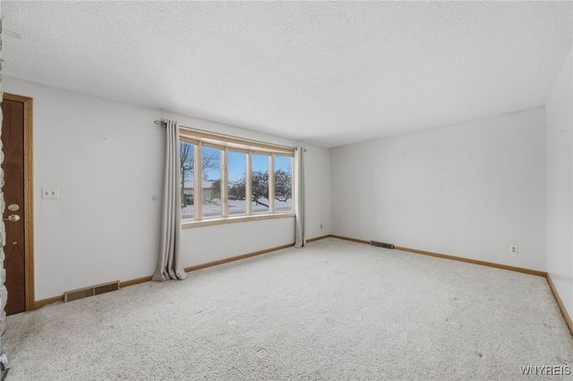 211 Sprucewood Drive, Cheektowaga, NY 14227