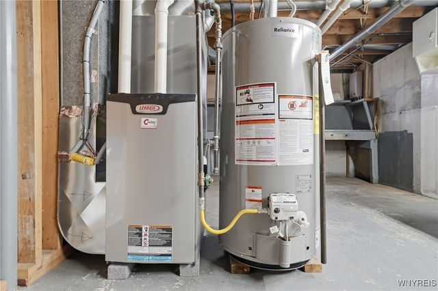 211 Sprucewood Drive, Cheektowaga, NY 14227