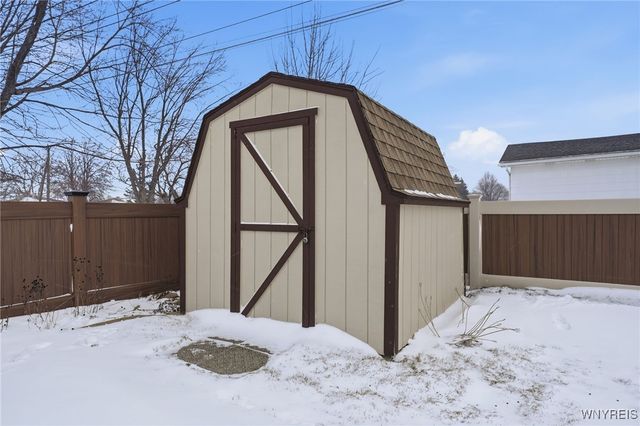 211 Sprucewood Drive, Cheektowaga, NY 14227