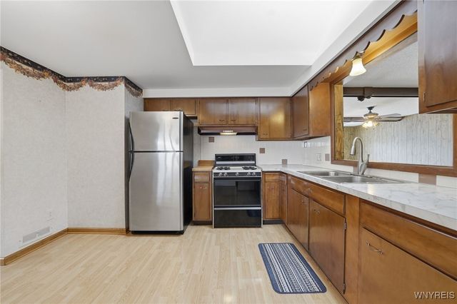 211 Sprucewood Drive, Cheektowaga, NY 14227