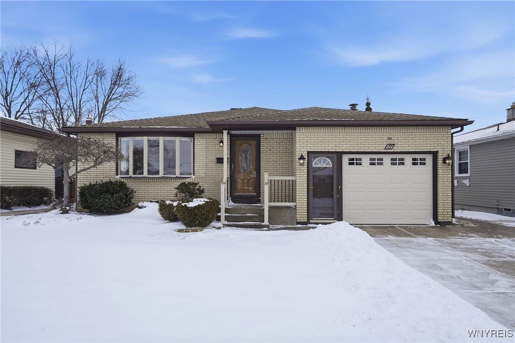 211 Sprucewood Drive, Cheektowaga, NY 14227