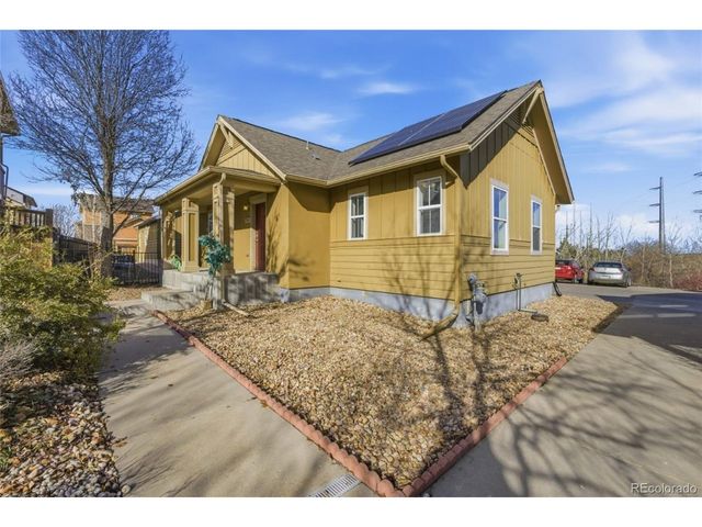 23501 E Saratoga Cir, Aurora, CO 80016