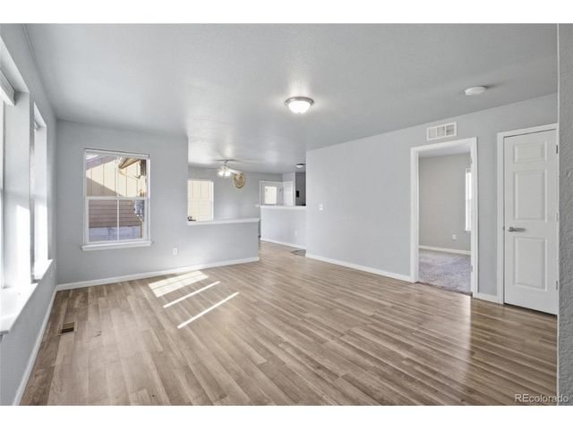23501 E Saratoga Cir, Aurora, CO 80016