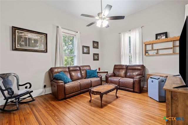 616 N Beal Street, Belton, TX 76513