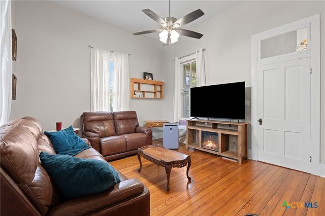 616 N Beal Street, Belton, TX 76513