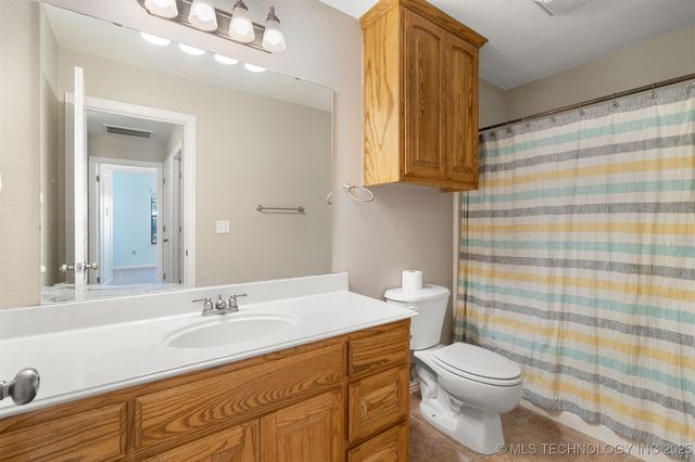 5428 Roadrunner Drive, Durant, OK 74701