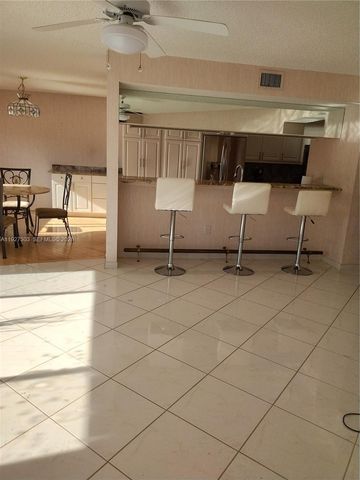 7557 Granville Dr 305, Tamarac, FL 33321