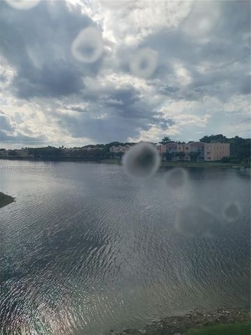 7557 Granville Dr 305, Tamarac, FL 33321