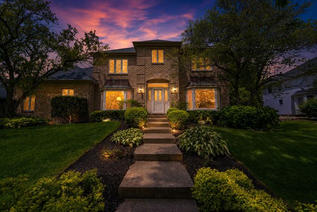 391 DuPahze Street, Naperville, IL 60565
