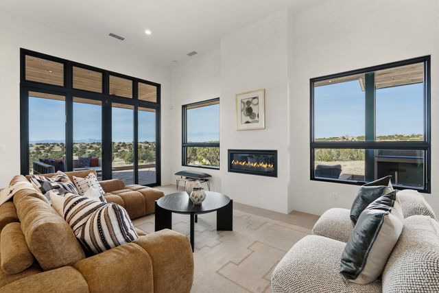 9 Tierra Antigua, Santa Fe, NM 87506