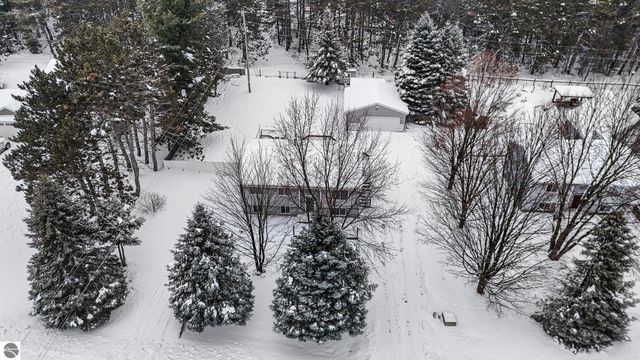 1753 Bedford Lane, Traverse City, MI 49685