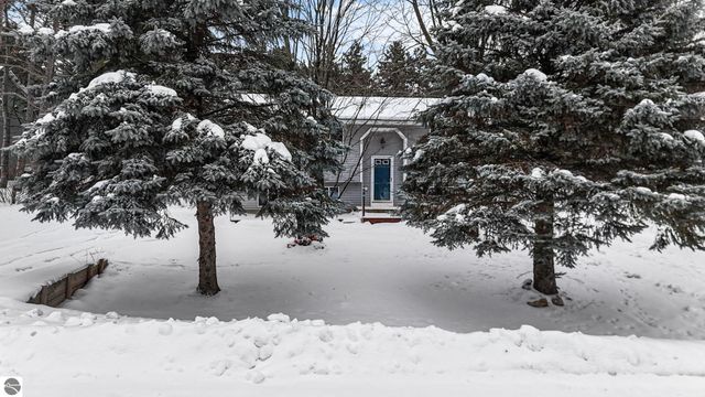 1753 Bedford Lane, Traverse City, MI 49685