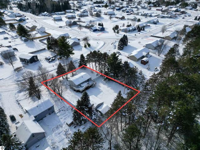 1753 Bedford Lane, Traverse City, MI 49685