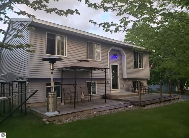 1753 Bedford Lane, Traverse City, MI 49685