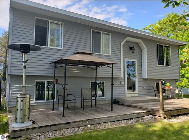 1753 Bedford Lane, Traverse City, MI 49685