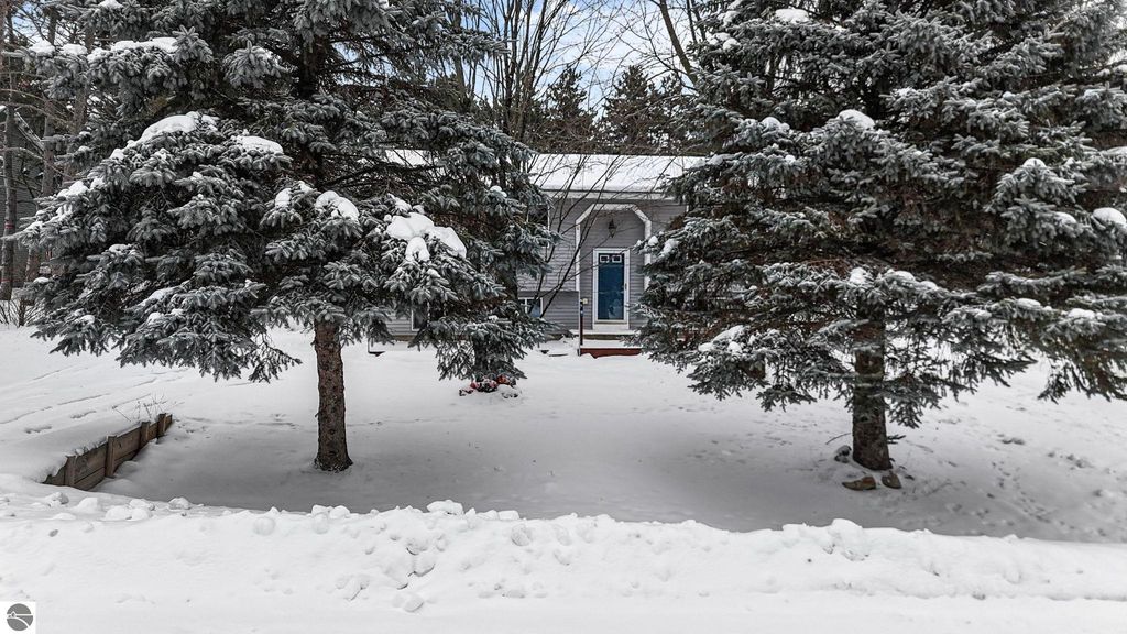 Image 39 of property listing at 1753 Bedford Lane, Traverse City, MI 49685