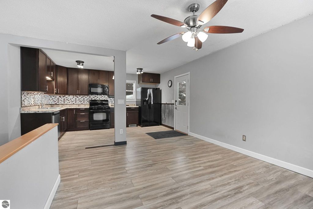 Image 8 of property listing at 1753 Bedford Lane, Traverse City, MI 49685