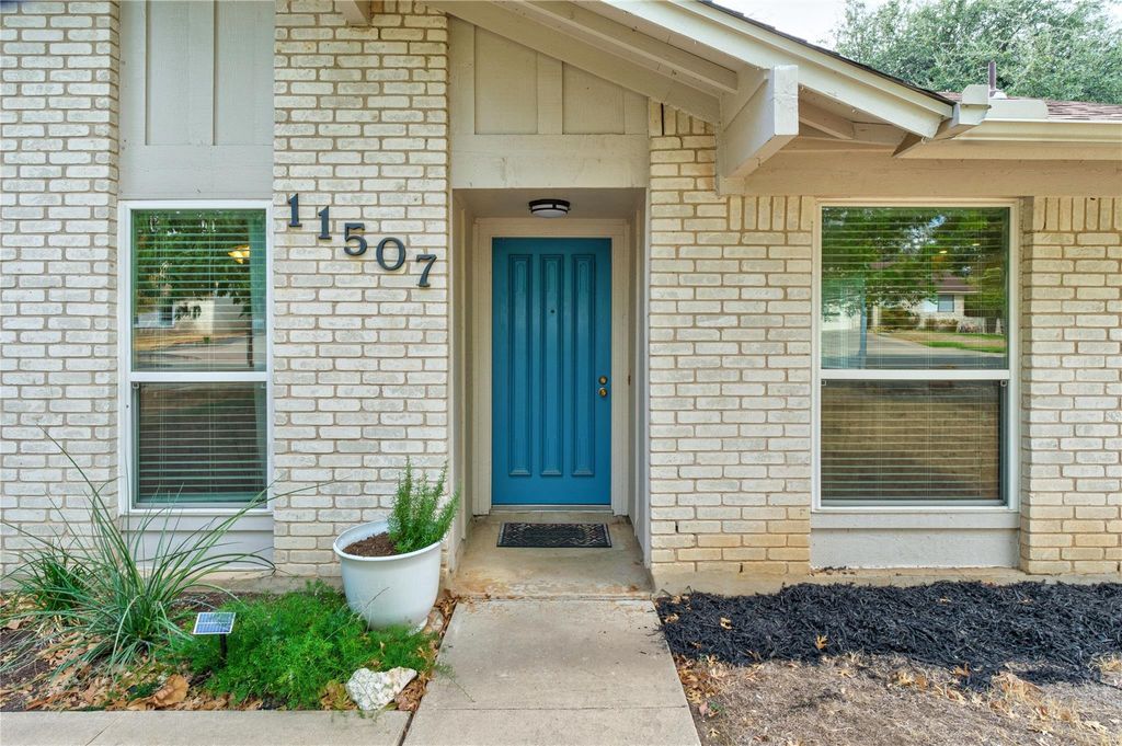 11507 Pyreneese DR, Austin, TX 78759