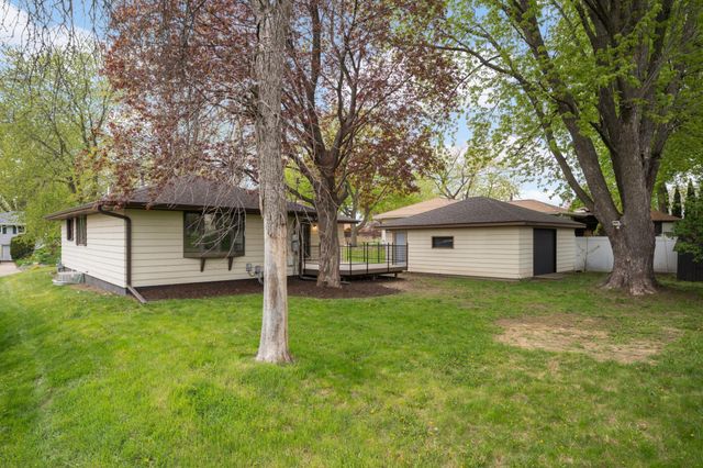 659 Grange Avenue N, Oakdale, MN 55128