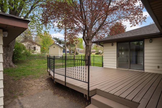 659 Grange Avenue N, Oakdale, MN 55128