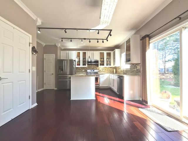 3817 Baybrook Drive, Aurora, IL 60504