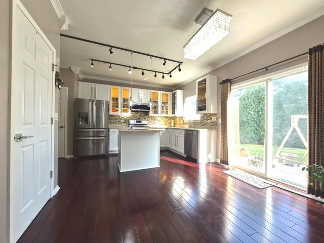 3817 Baybrook Drive, Aurora, IL 60504