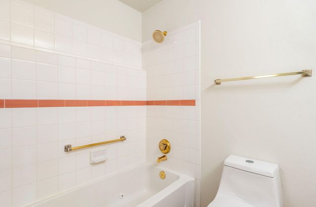 827 Country Club Drive SE APT 2B, Rio Rancho, NM 87124