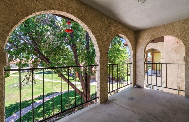 827 Country Club Drive SE APT 2B, Rio Rancho, NM 87124