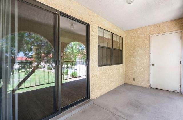 827 Country Club Drive SE APT 2B, Rio Rancho, NM 87124