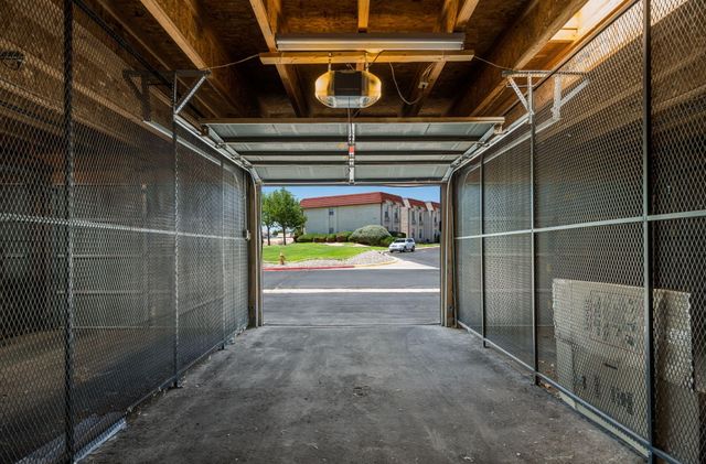 827 Country Club Drive SE APT 2B, Rio Rancho, NM 87124