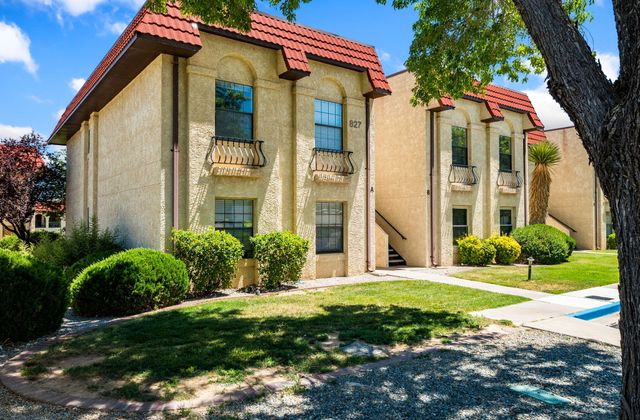 827 Country Club Drive SE APT 2B, Rio Rancho, NM 87124