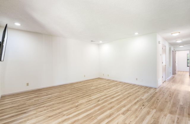 827 Country Club Drive SE APT 2B, Rio Rancho, NM 87124