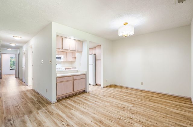 827 Country Club Drive SE APT 2B, Rio Rancho, NM 87124