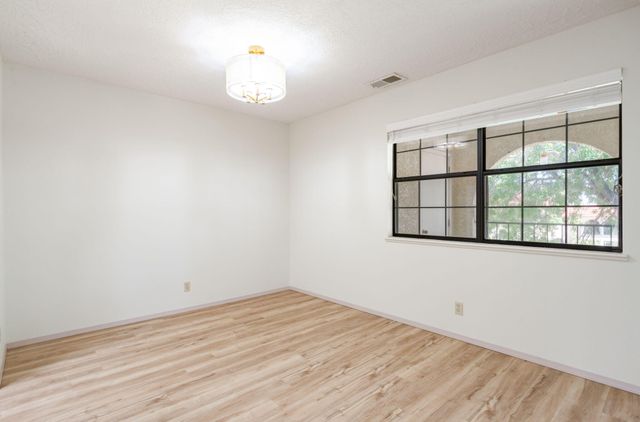827 Country Club Drive SE APT 2B, Rio Rancho, NM 87124