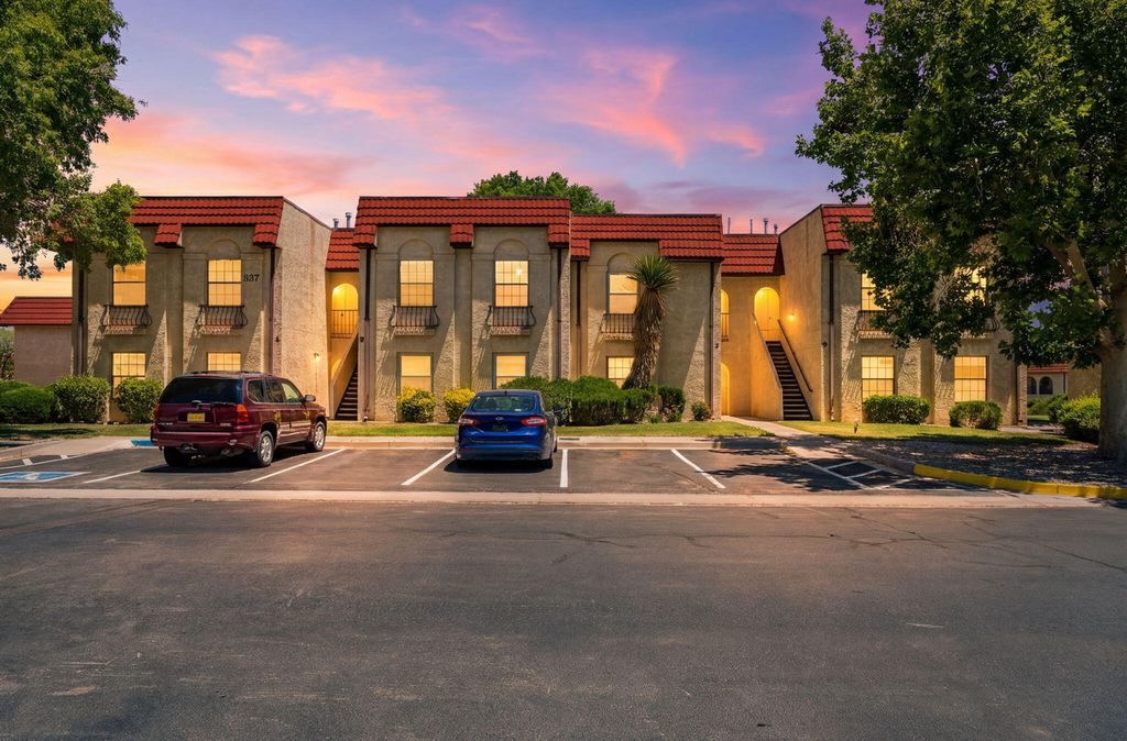 827 Country Club Drive SE APT 2B, Rio Rancho, NM 87124