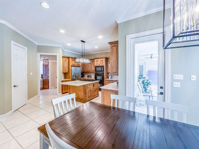 38 E Thymewood Place, The Woodlands, TX 77382