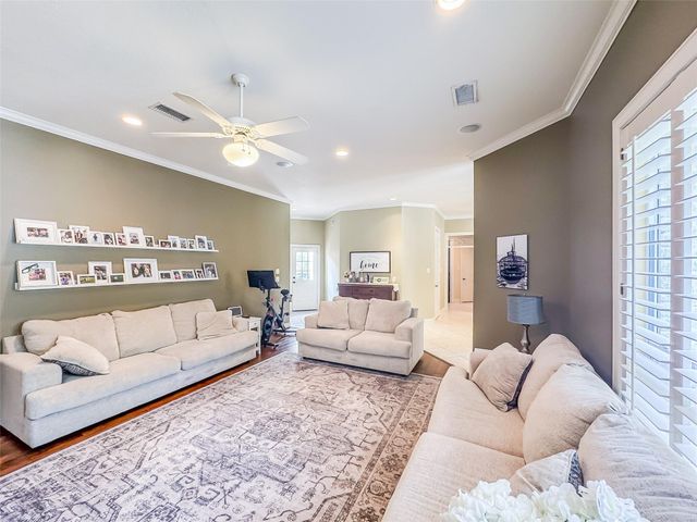 38 E Thymewood Place, The Woodlands, TX 77382