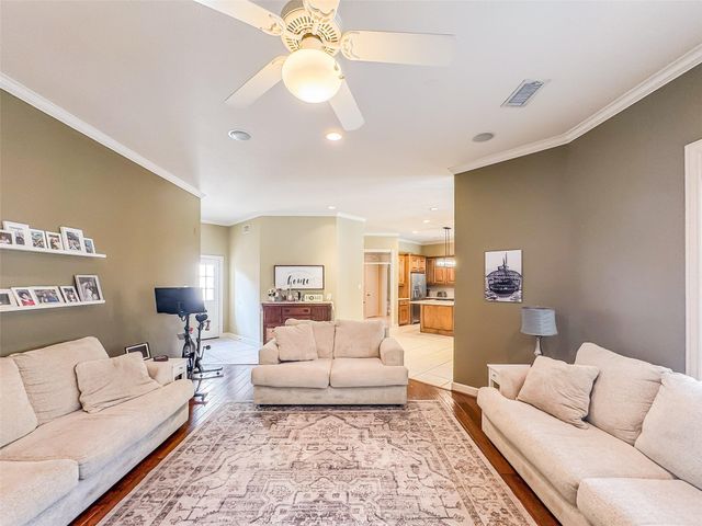 38 E Thymewood Place, The Woodlands, TX 77382