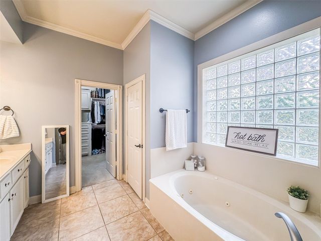 38 E Thymewood Place, The Woodlands, TX 77382