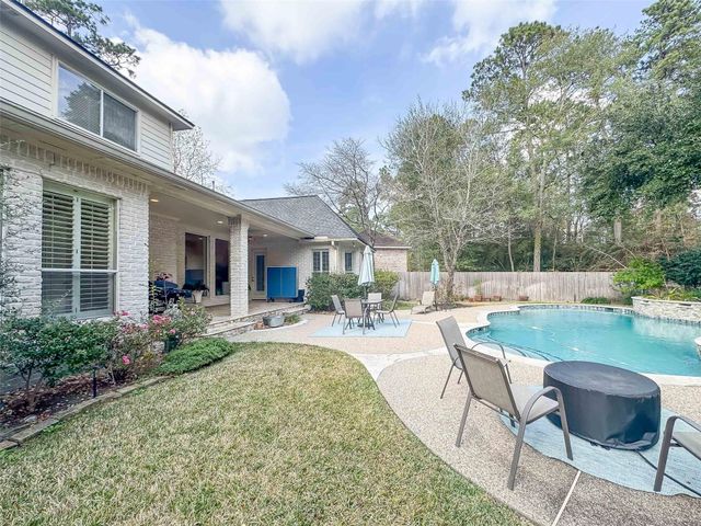 38 E Thymewood Place, The Woodlands, TX 77382